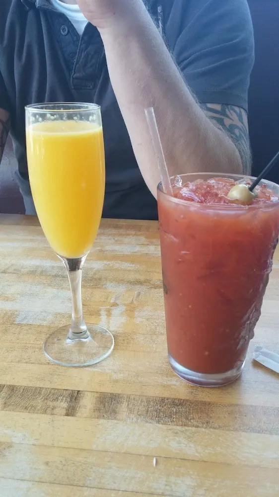 Mimosas Bloodys