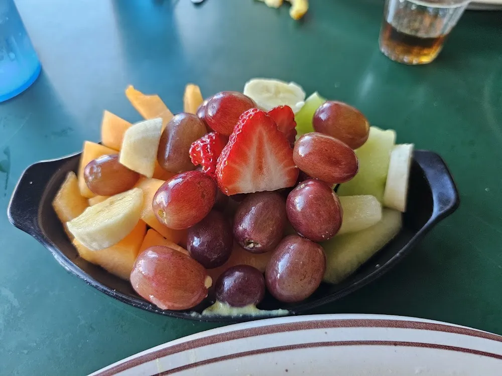 Raspberry Oatbake w Fresh Fruit
