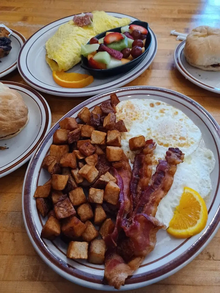 Sausage Gravy Biscuit Platter